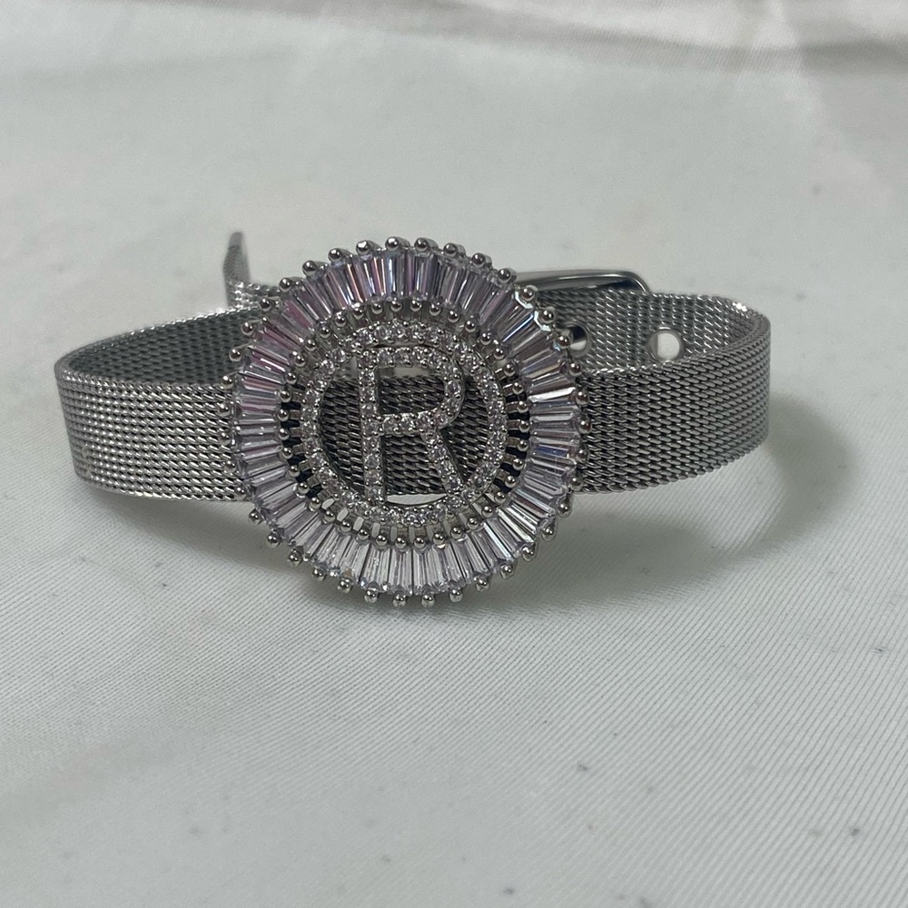 ๐ดโฌ๏ธ Silver Bracelet with Rhinestone Initial โRโ - Picture 5 of 5